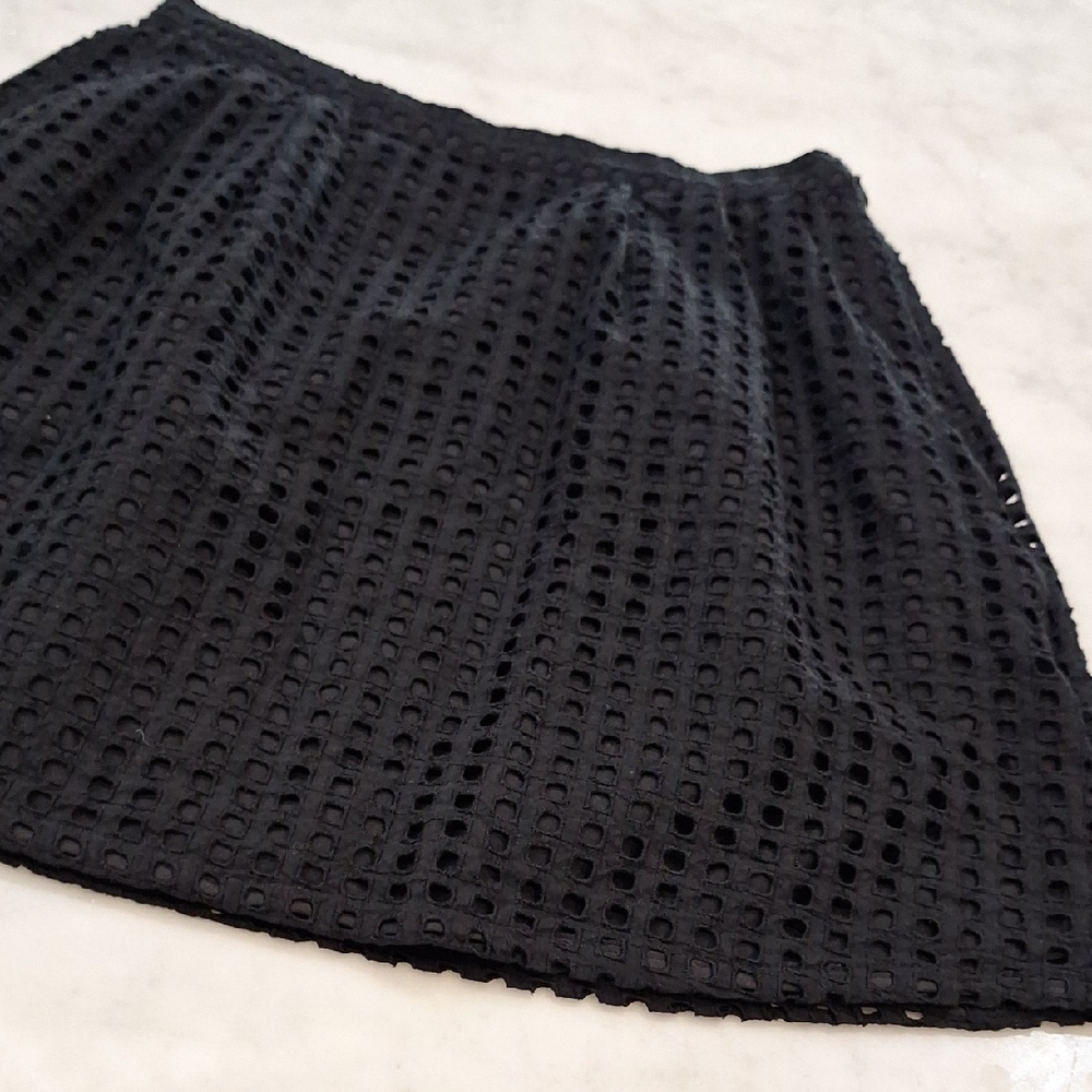 Banana Republic Black Mini Cut Out Pattern Skirt Sz 2 Casual Party Going Out‎